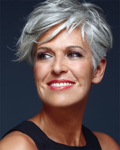 salt and pepper short hairstyle for women after 50