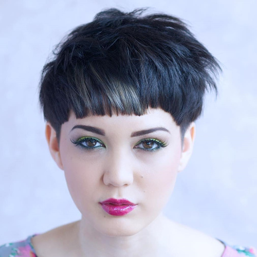 What face shape is best for a shaggy pixie haircut?