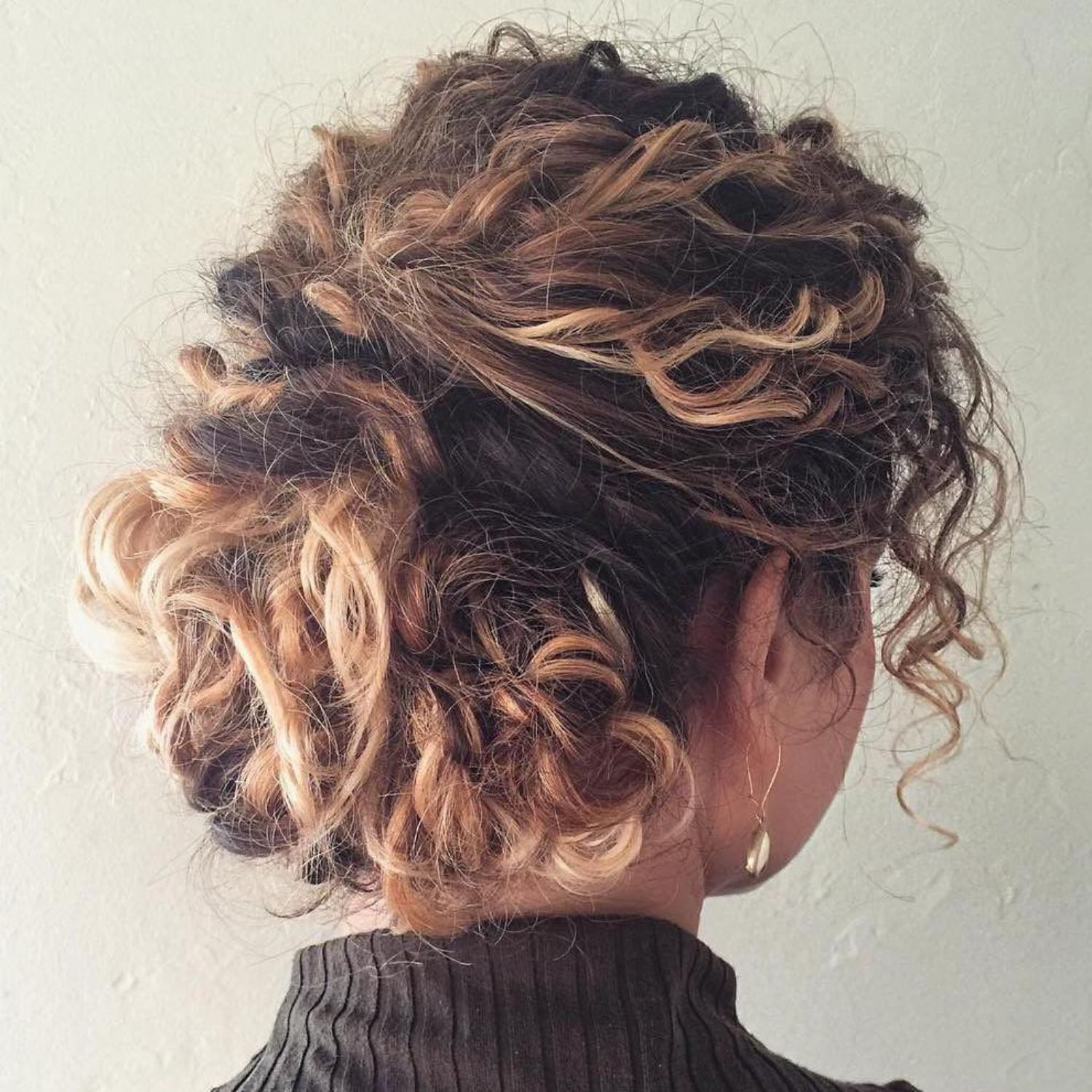 60 Styles and Cuts for Naturally Curly Hair in 2021 (500 x 500 Pixel)