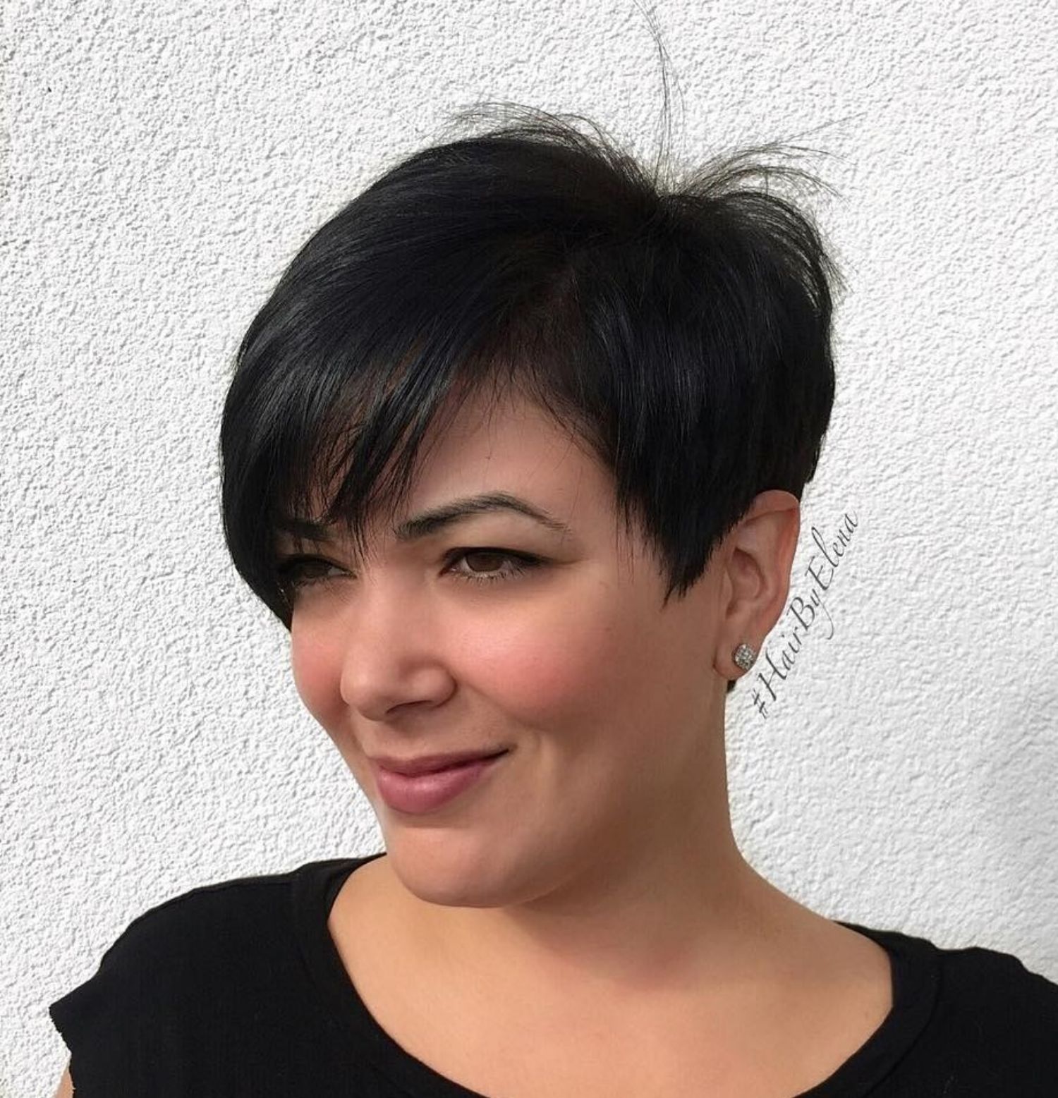 50 Cute Looks with Short Hairstyles for Round Faces (478 x 496 Pixel)