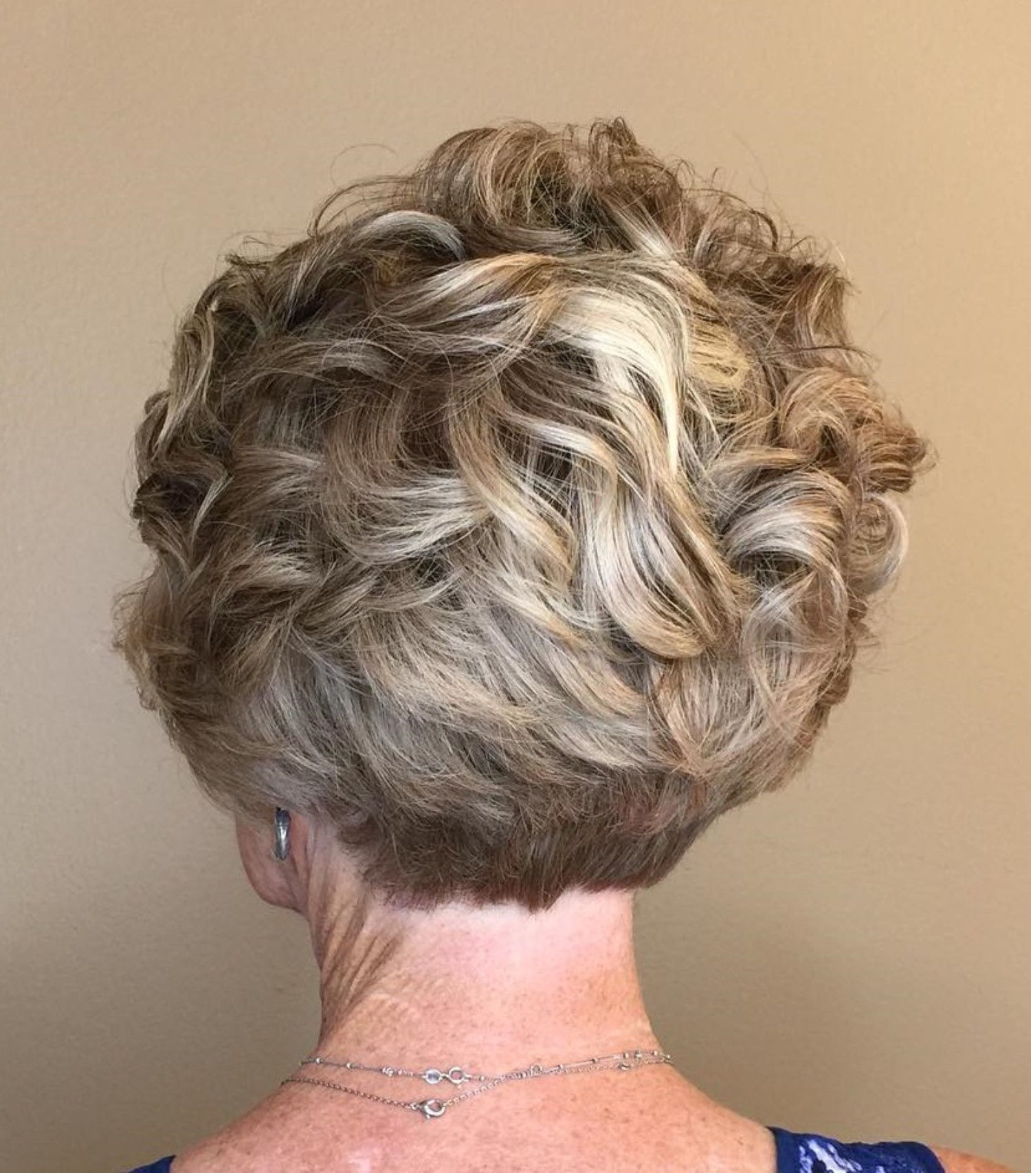 90 Classy and Simple Short Hairstyles for Women over 50 (437 x 497 Pixel)