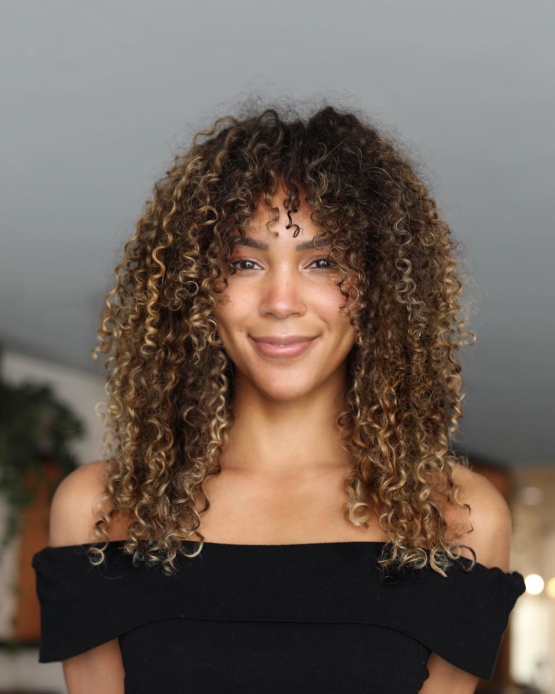 Dark layered coils with caramel highlights