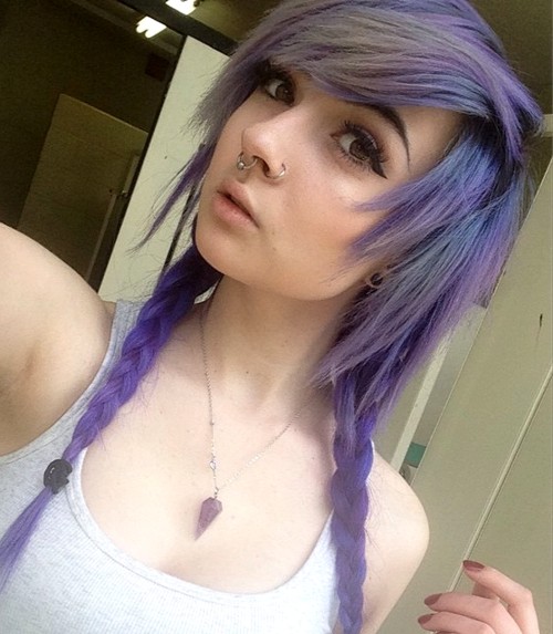 https://therighthairstyles.com/wp-content/uploads/2014/06/3-braided-emo-hairstyle.jpg