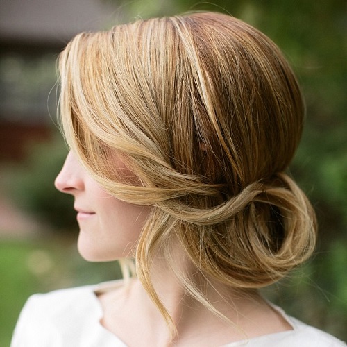 Side Updos, That Are in Trend: 40 Best Bun Hairstyles for 2021 (500 x 500 Pixel)