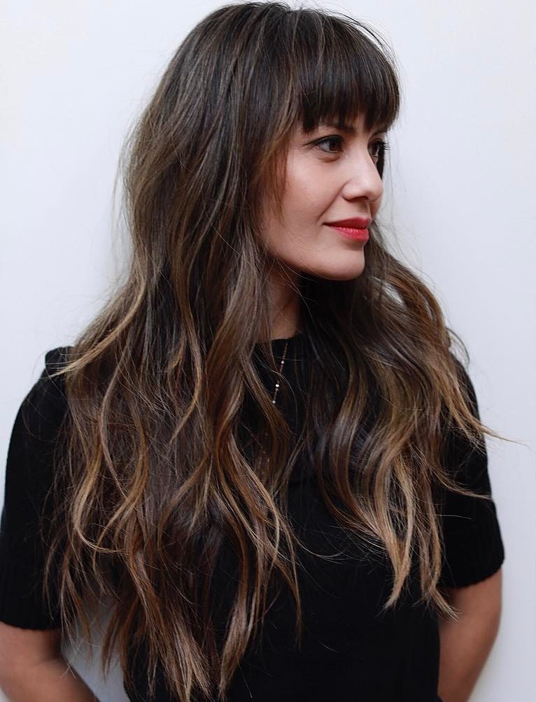50 Cute Long Layered Haircuts with Bangs 2021 (500 x 654 Pixel)