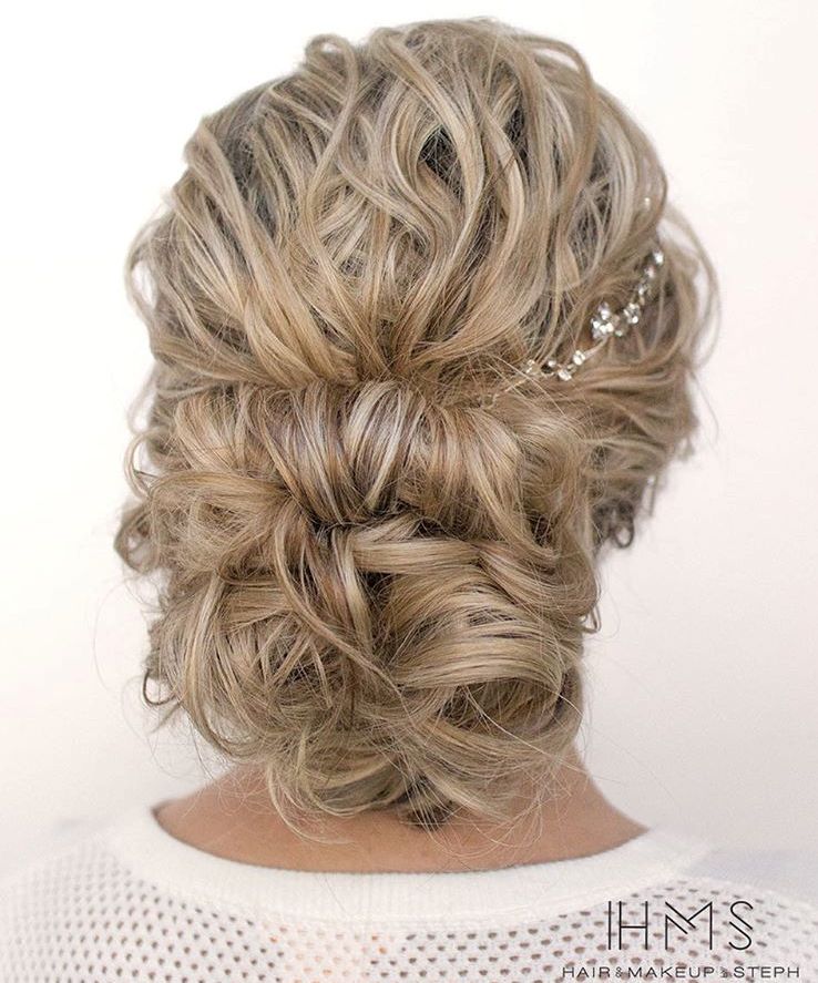 40 Creative Updos for Curly Hair (500 x 601 Pixel)