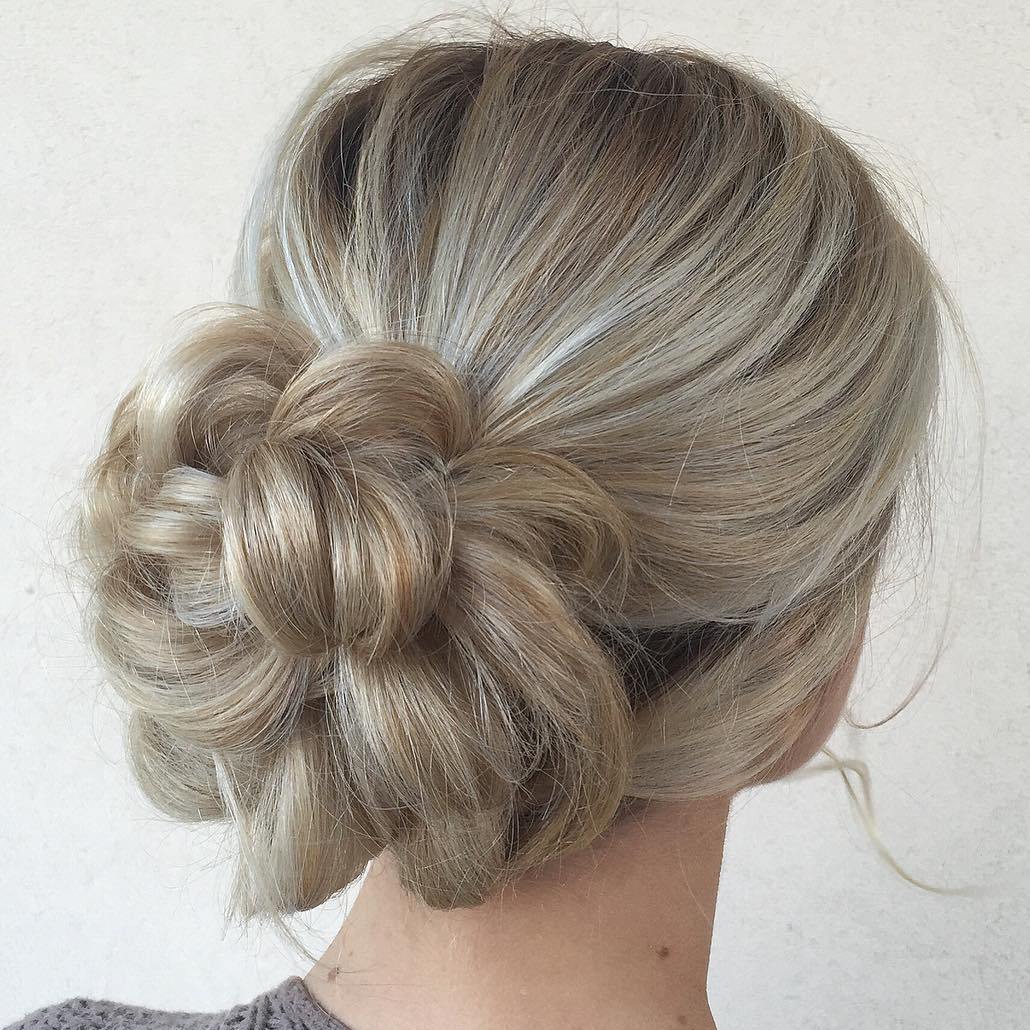 40 Updos for Long Hair - Easy and Cute Updos for 2021 (500 x 500 Pixel)
