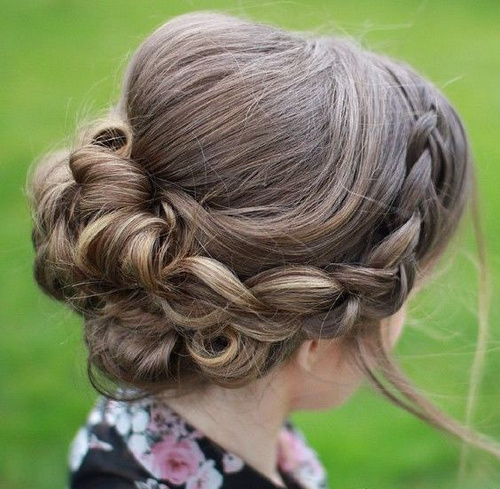 17 Elegant Updos for Pretty Ladies (500 x 489 Pixel)