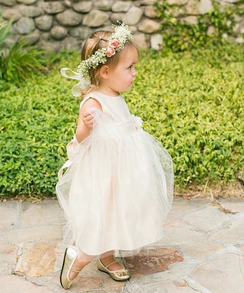 20 Flawless Flower Girl Hairstyles (500 x 601 Pixel)