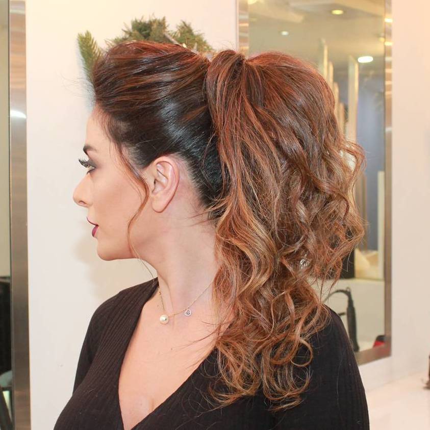 30 Eye-Catching Ways to Style Curly and Wavy Ponytails (843 x 843 Pixel)