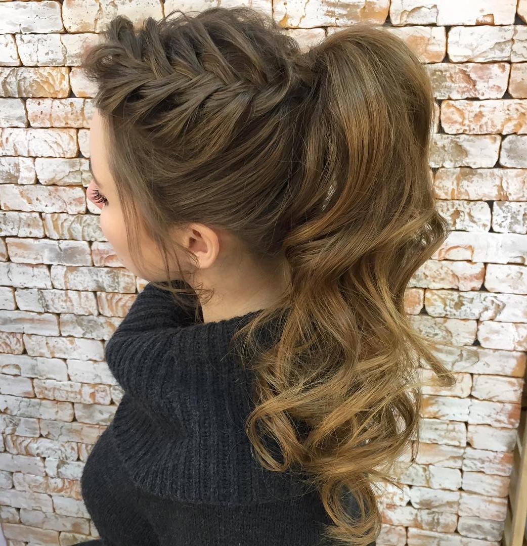 30 Eye-Catching Ways to Style Curly and Wavy Ponytails (1042 x 1080 Pixel)