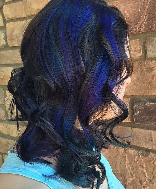 Gimme the Blues: Bold Blue Highlight Hairstyles (500 x 607 Pixel)