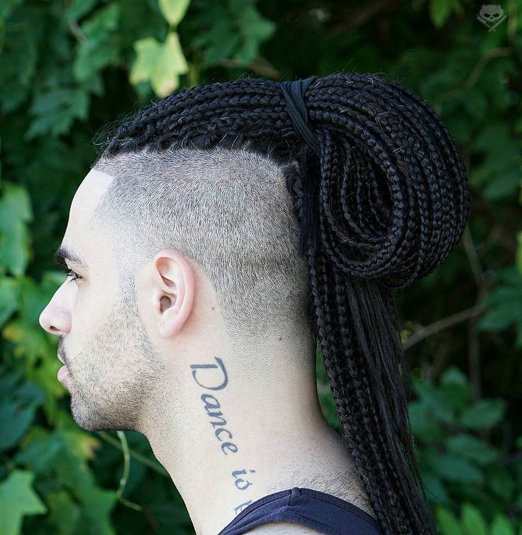 25 Sexy Man Bun Styles, die du kennen musst - Site başlığı (500 x 513 Pixel)