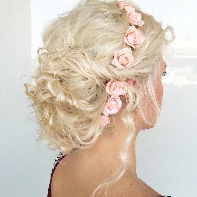 Soft And Sweet Wedding Hairstyles For Curly Hair 21