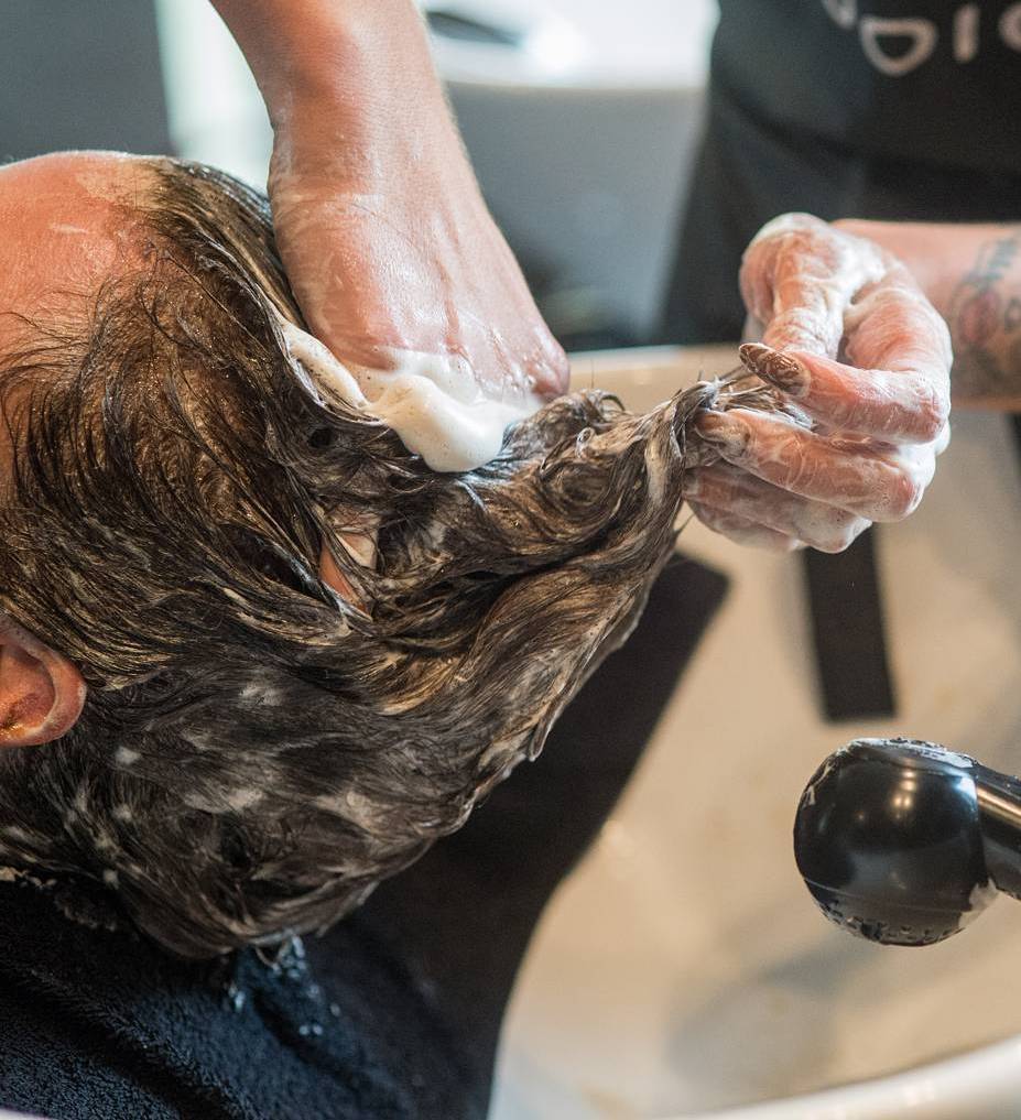 Sulfate Free Shampoo: Pros and Cons for Those Who Care
