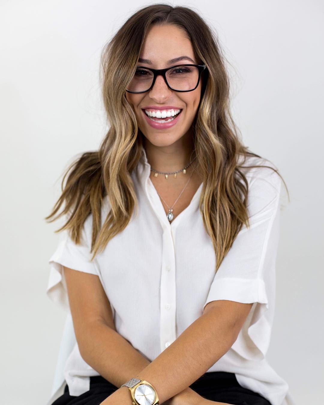 DIY Salon-Like Blowout Hairstyle in the Easiest 5-Step Tutorial