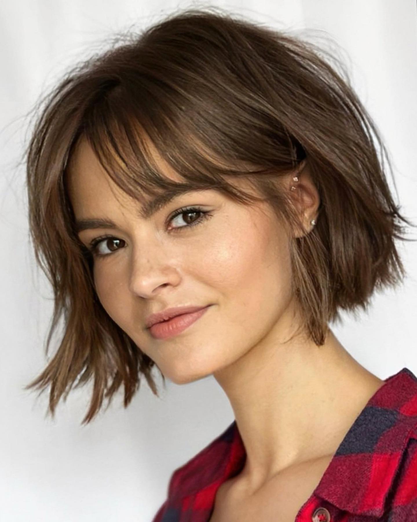 10 Cute Disconnected Chinlength Bob 