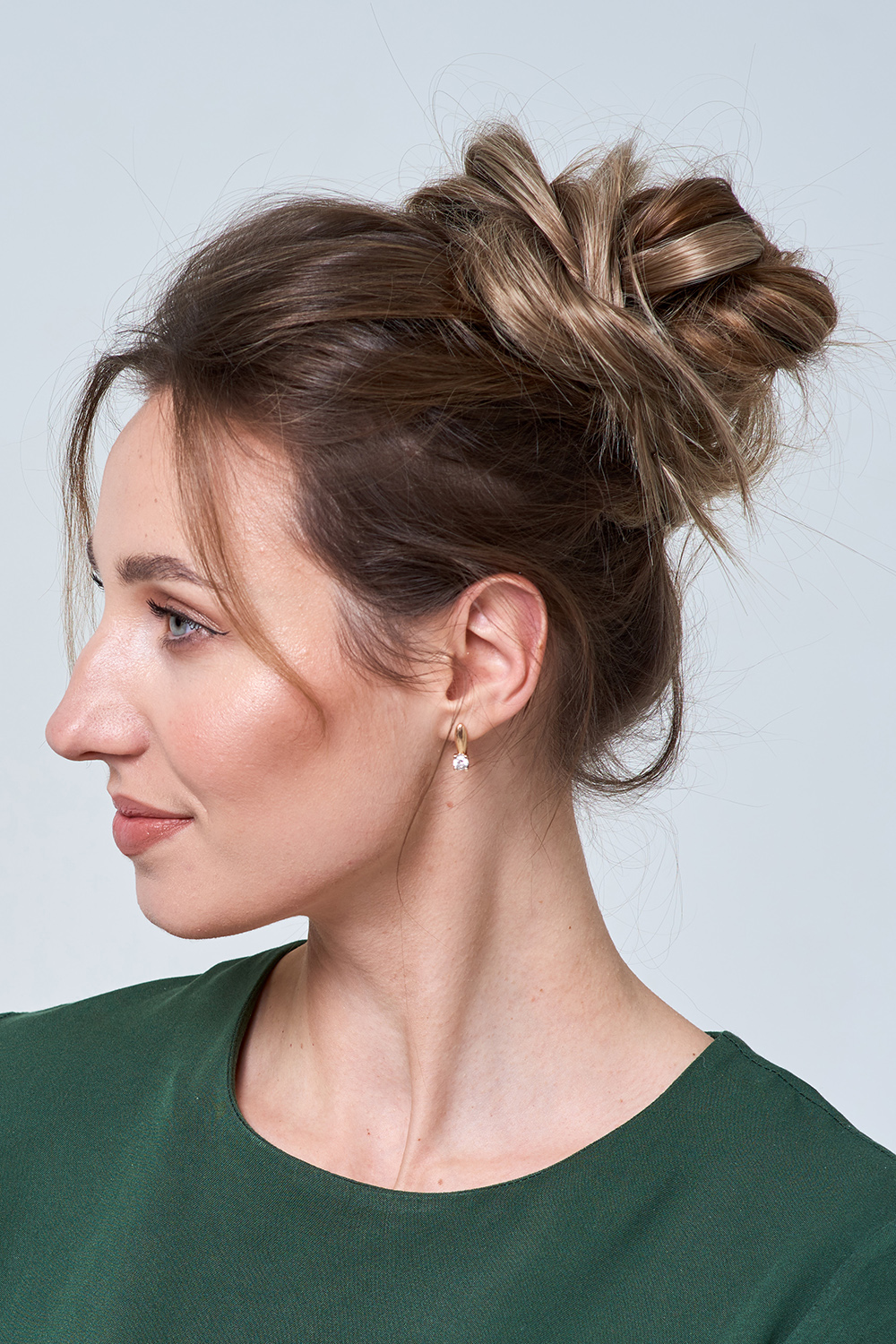 How to Make a Perfect Messy Bun, No Matter Your Hair Length