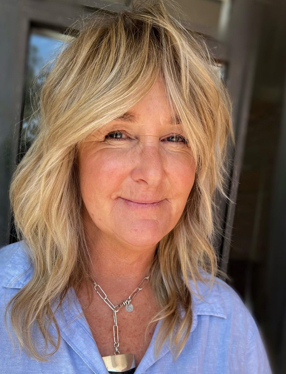 20 Fancy Medium-Length Hairstyles for Women Over 60