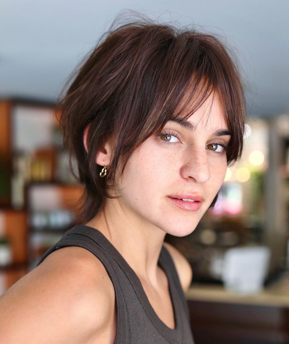 30 Short Feathered Haircuts You’ll Want To Rock