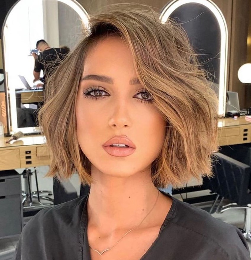 Side Swept Curls | 29 Ridiculously Flattering Short Hairstyles For Natural  and Textured Hair | POPSUGAR Beauty UK Photo 30