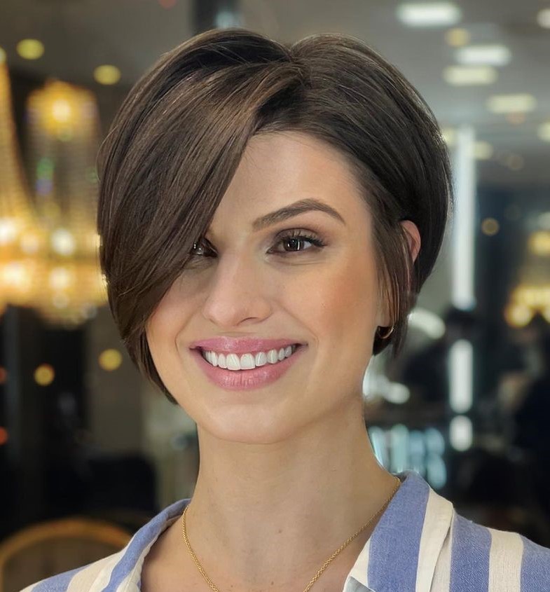 30 Chic Short Hairstyles to Complement Square Faces