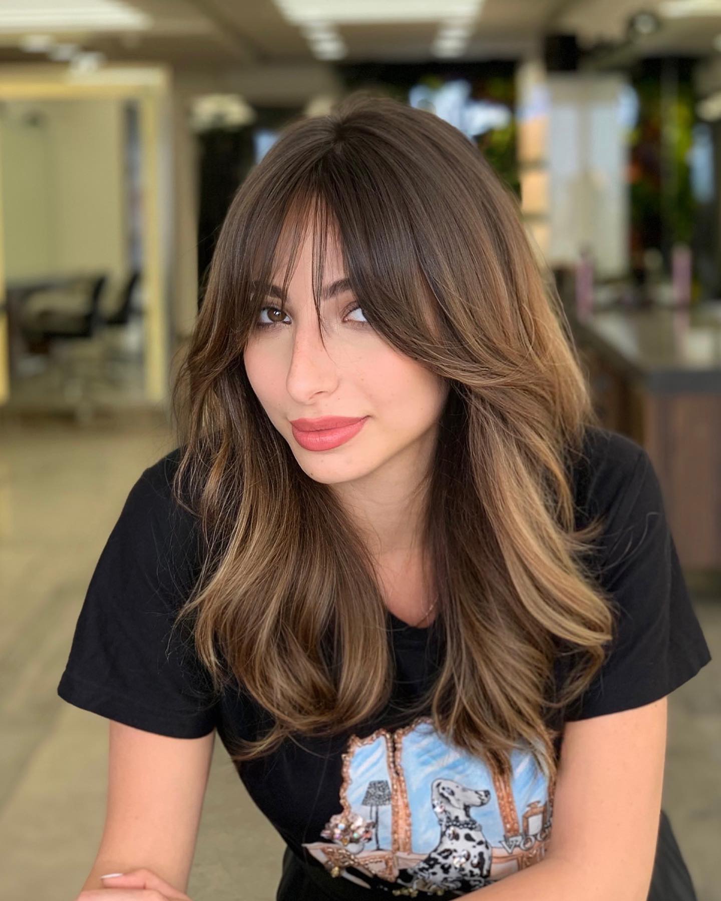30 Flattering Hairstyles Tailored for Big Noses