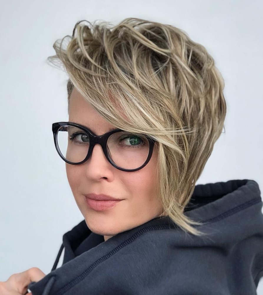 32 Short Haircuts for Young Girls and Older Women with Glasses