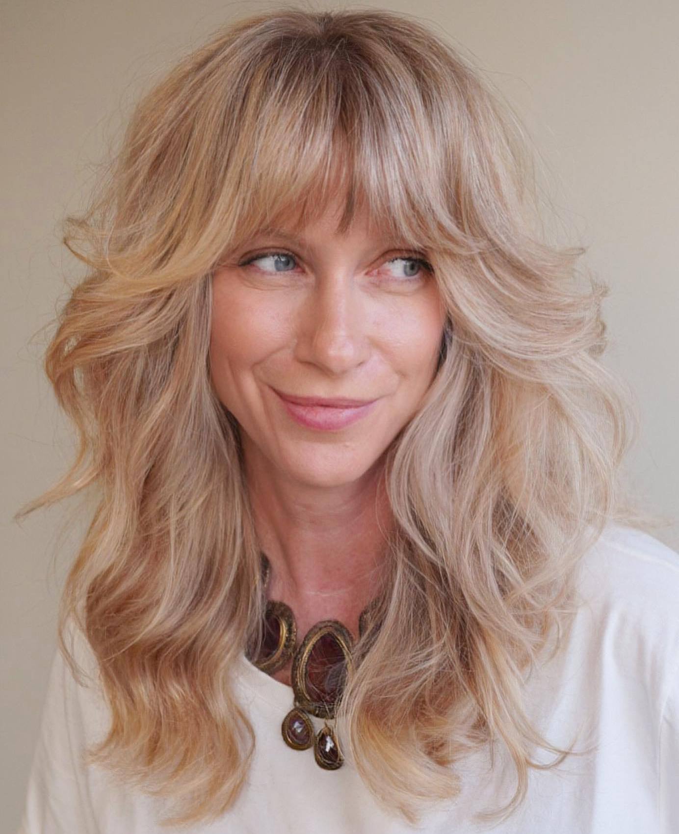 30 Flattering Hairstyles for Women with Triangle Face Shapes