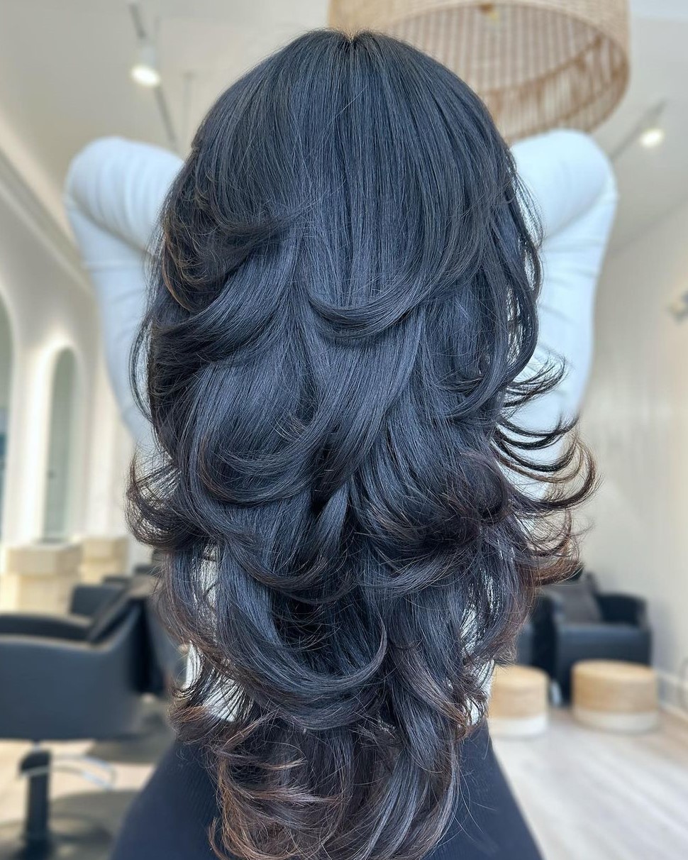 35 Newest Lightweight V-Cut Hair Styles