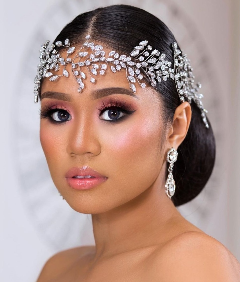 20 Wedding Hairstyles for Brides with Round Faces