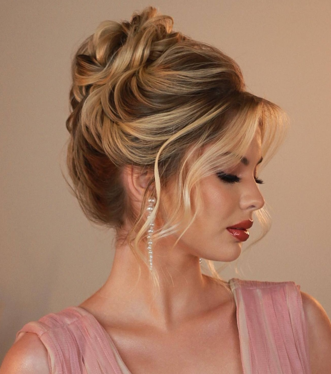 15 Trending Updos for Everyday Glam and Special Events