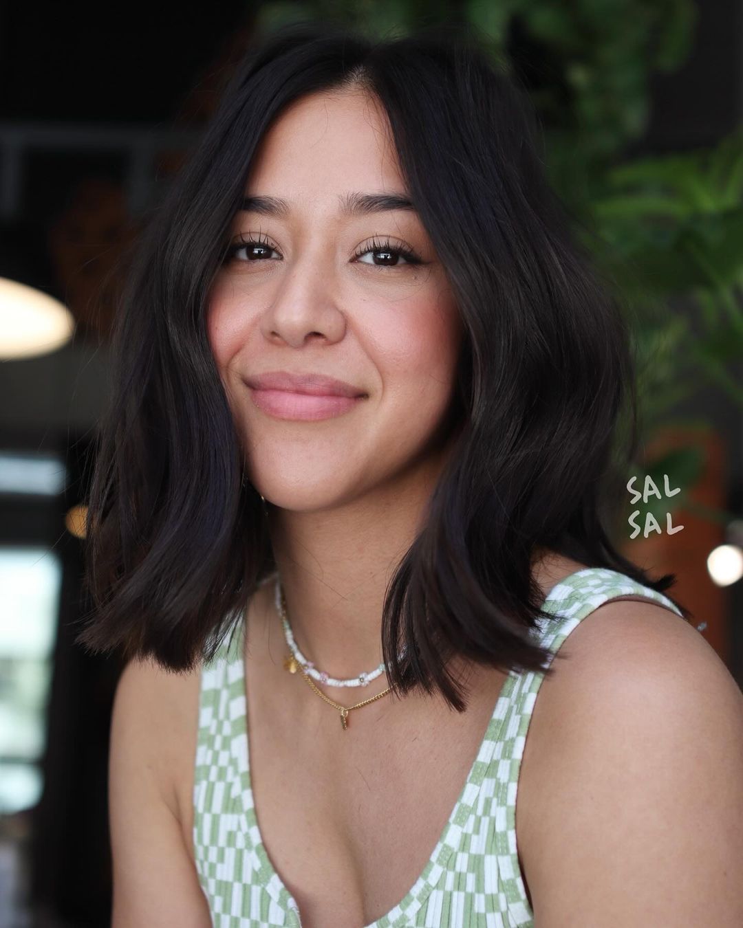 10 Ritzy Short Haircuts for Oval Faces