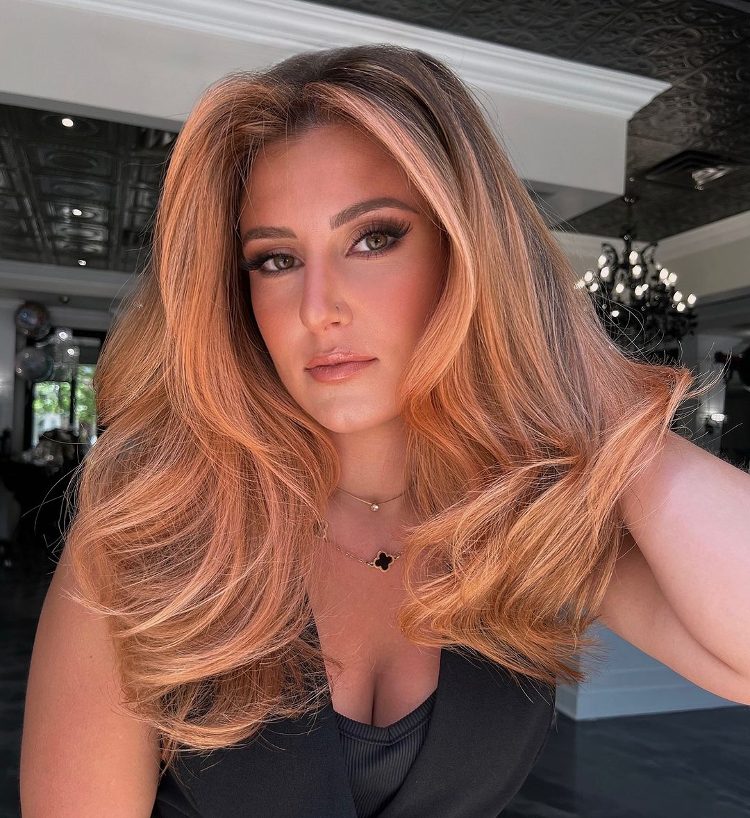 The Golden Hour Hair Trend That’s Taking Over 2025