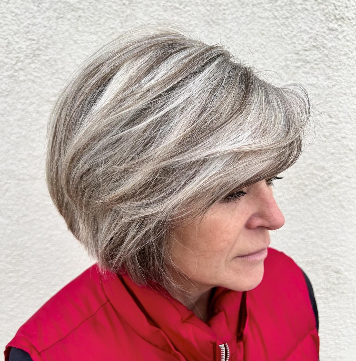 16 Gorgeous Lowlights for Gray Hair to Wear with Grace