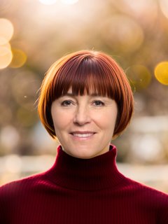 Sleek Modern Bowl Cut with Bangs