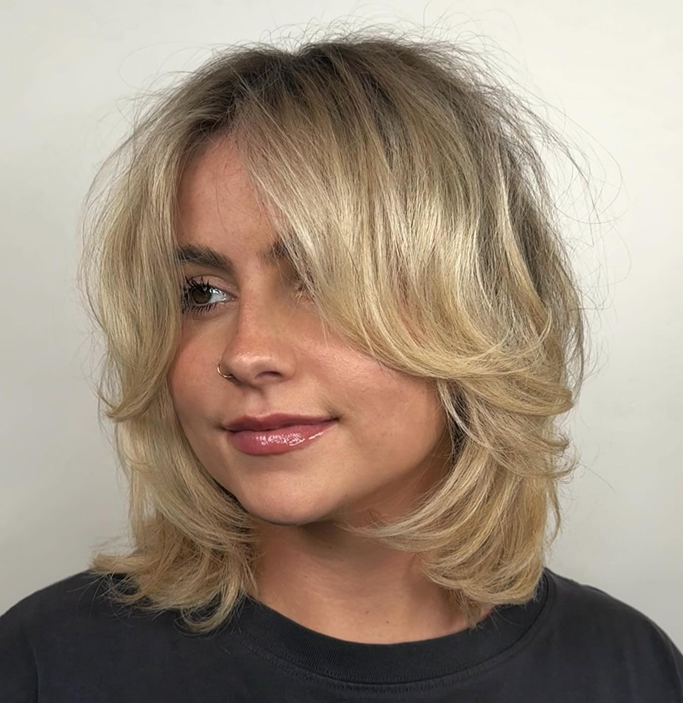 Airy Medium Hairstyle for Thin Hair