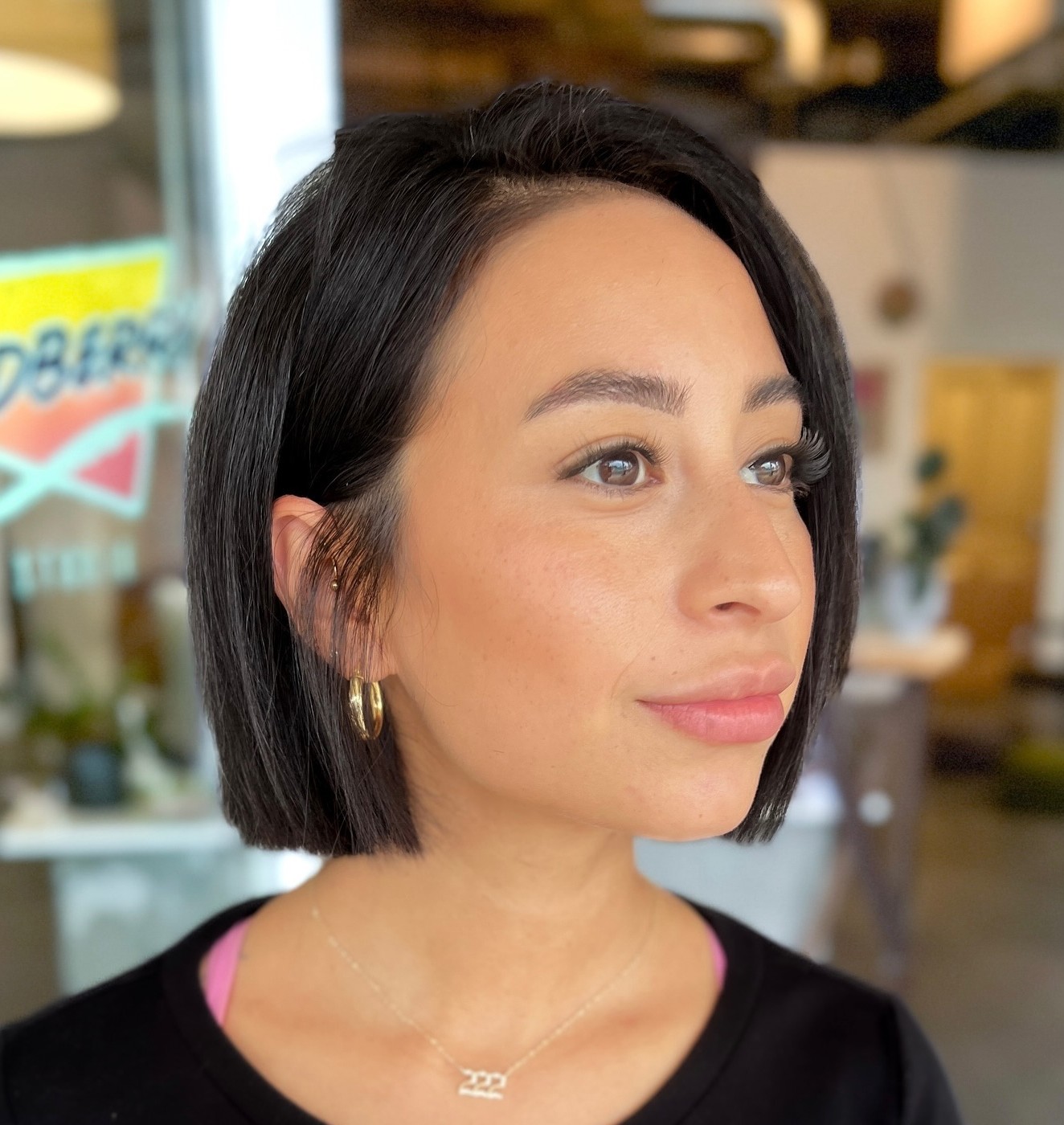 Straight Blunt Bob for a Round Face
