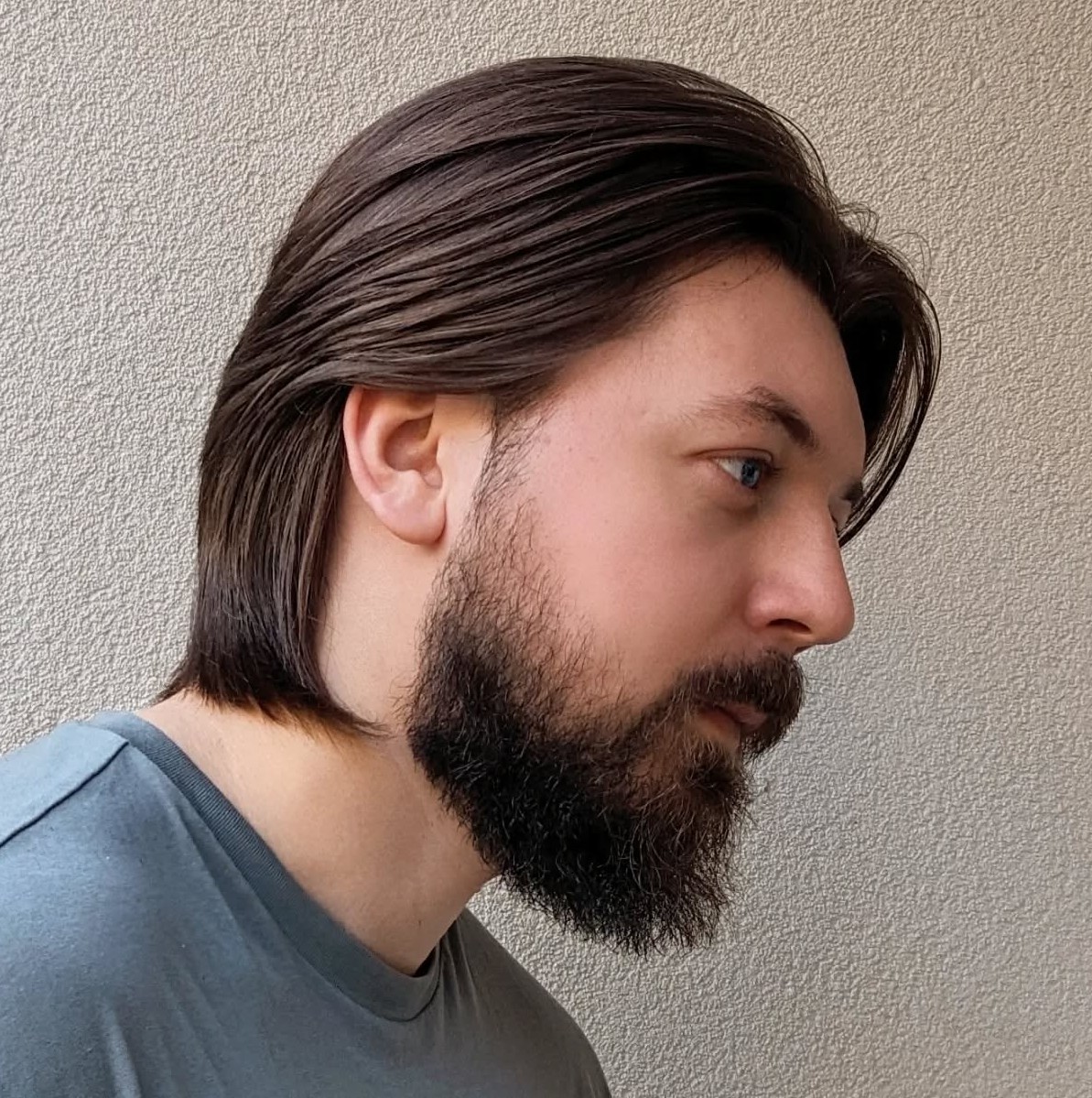 Mens Neck-Length Slicked-Back Cut