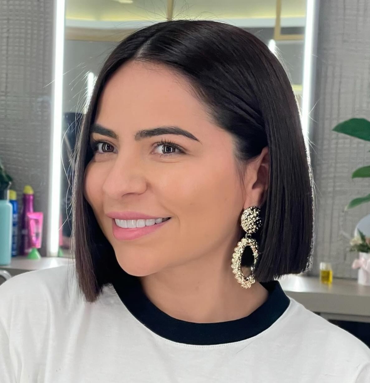 Blunt Bob for Straight Hair and a Round Face