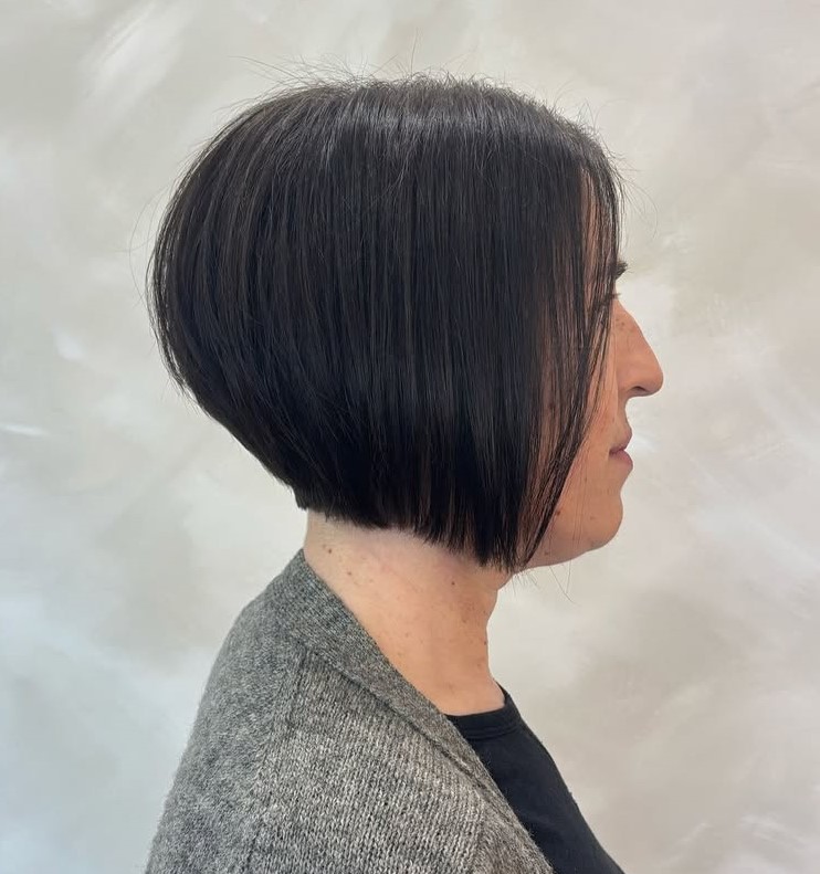 Chin-Length Bob for Oval Faces