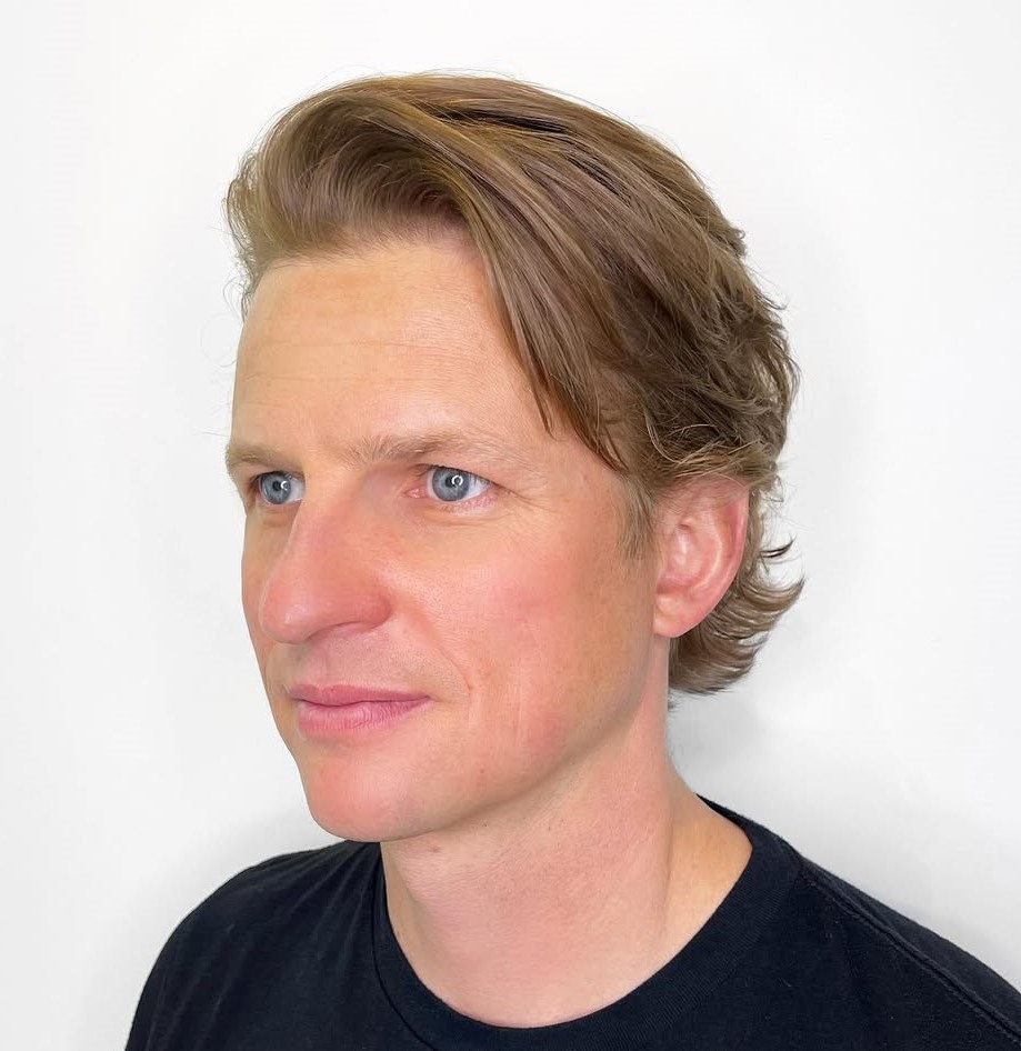 Mens Medium Layered Cut