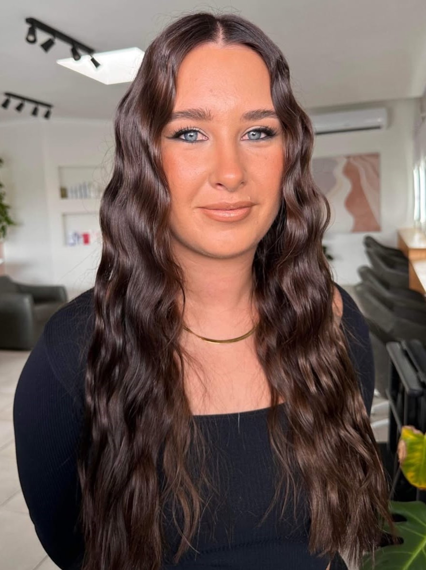 Long Wavy Cut for Oval Faces