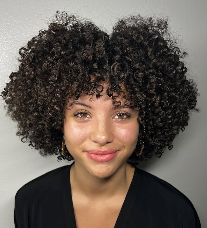 Medium Curly Hairstyle for Oval Faces