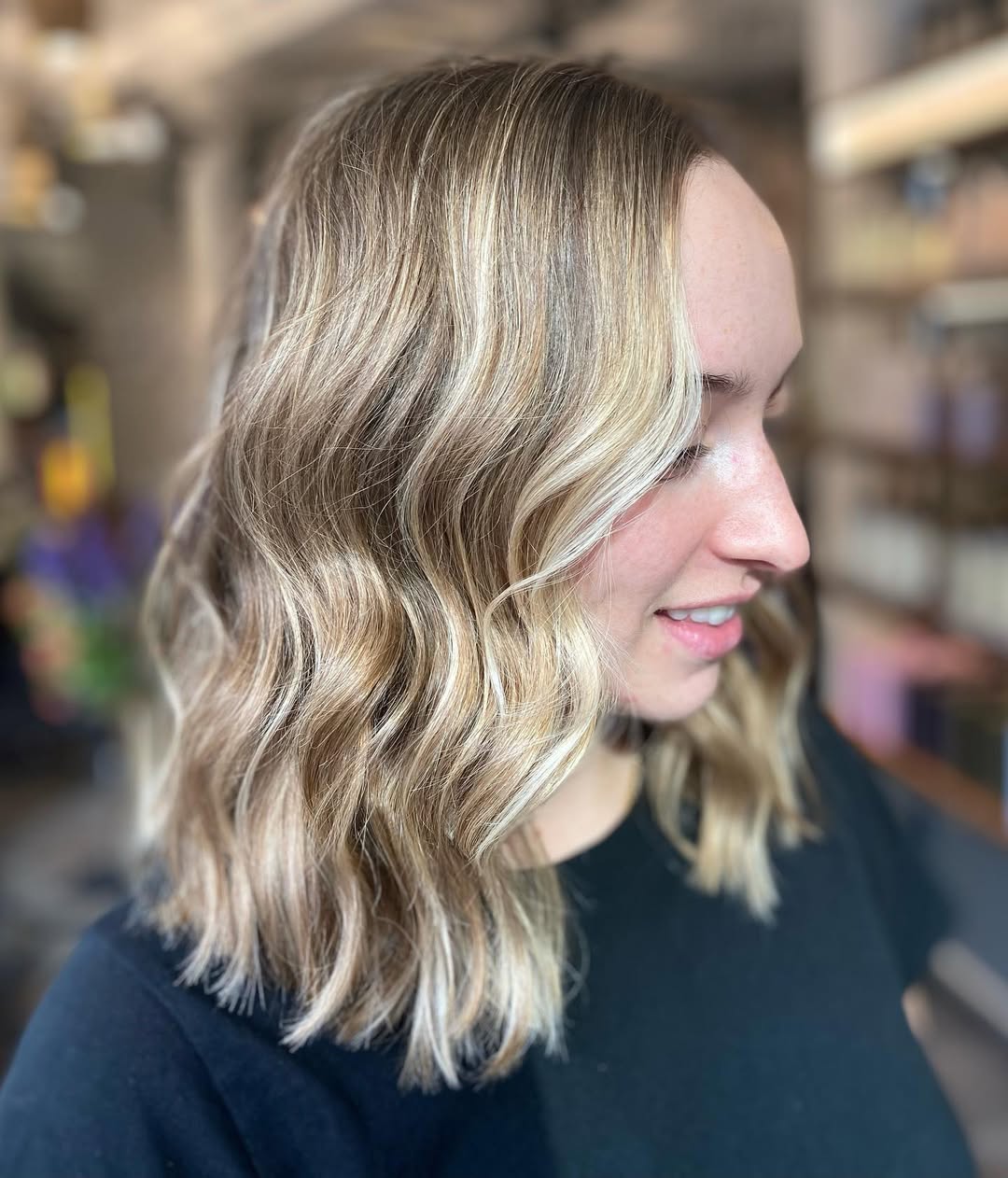 Wavy Lob for Oval Faces