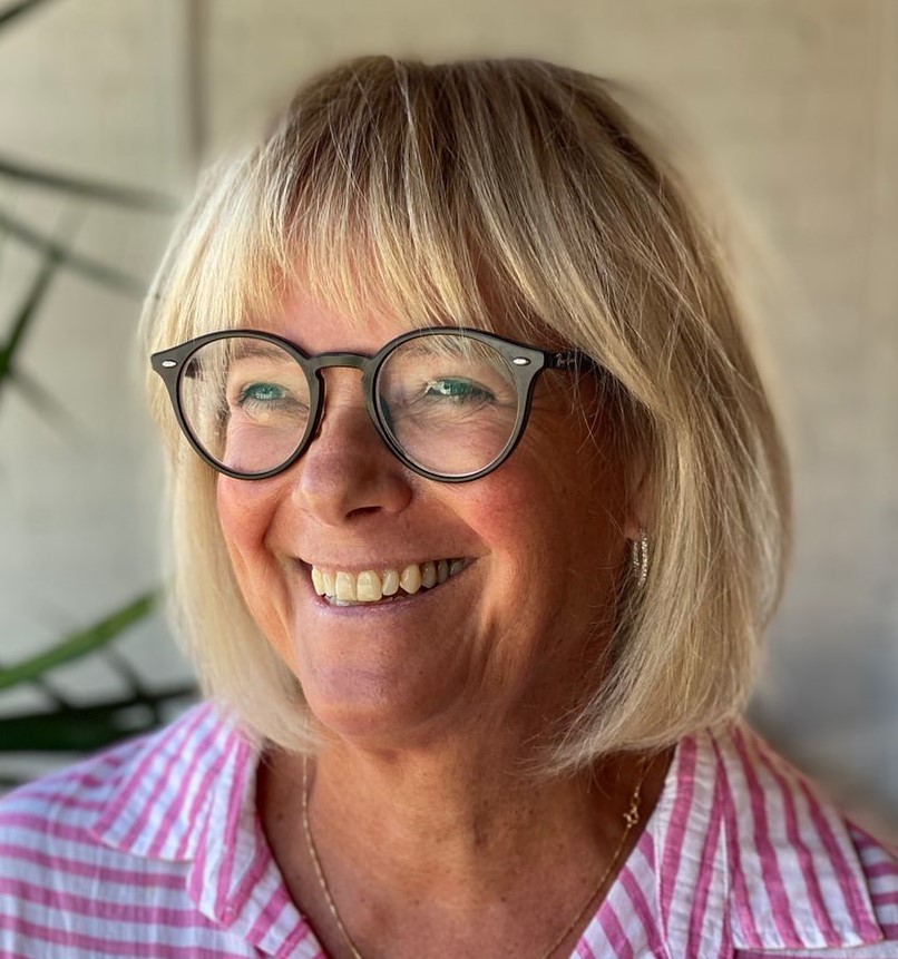 Bob with Glasses for Women Over 70