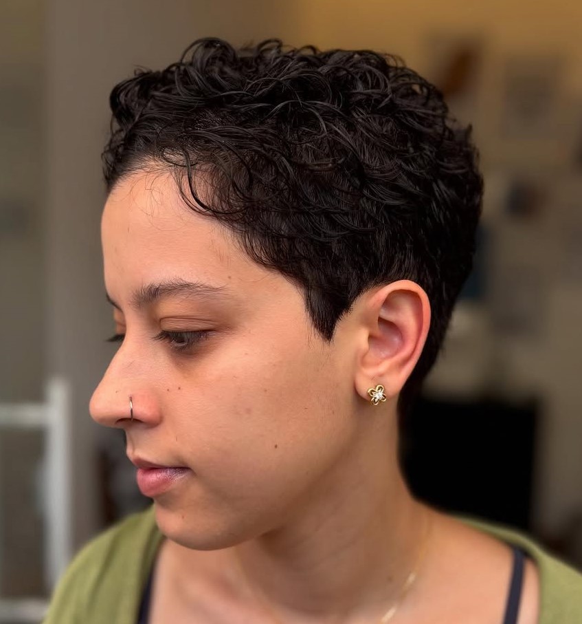 Easy Pixie Hairstyle for an Oval Face