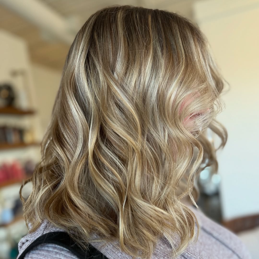 Hybrid Blonde Highlights Technique