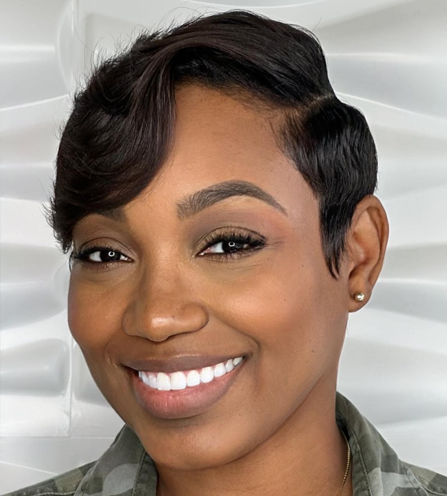 Short Hair for a Round Face