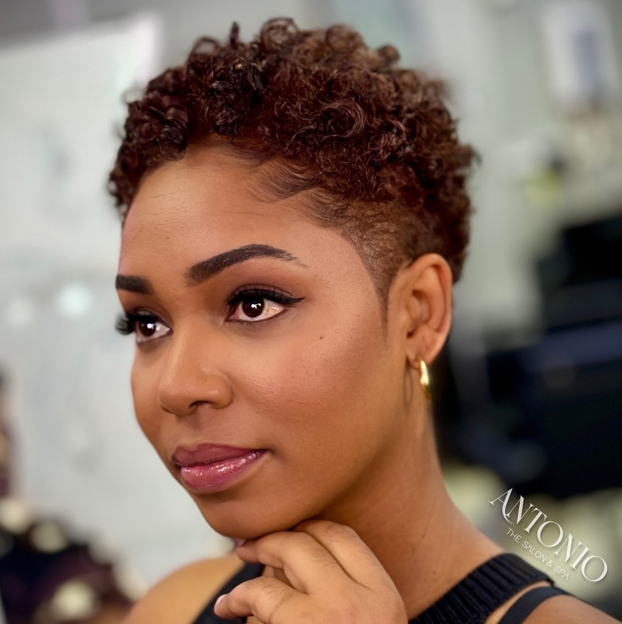 Curly Pixie for an Oval Face